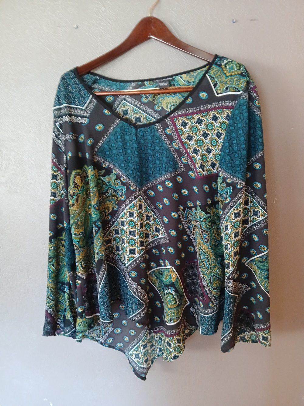 Womans Chelsea & Theodore Teal, Black & Yellow Patchwork Long Sleeve Top, XL